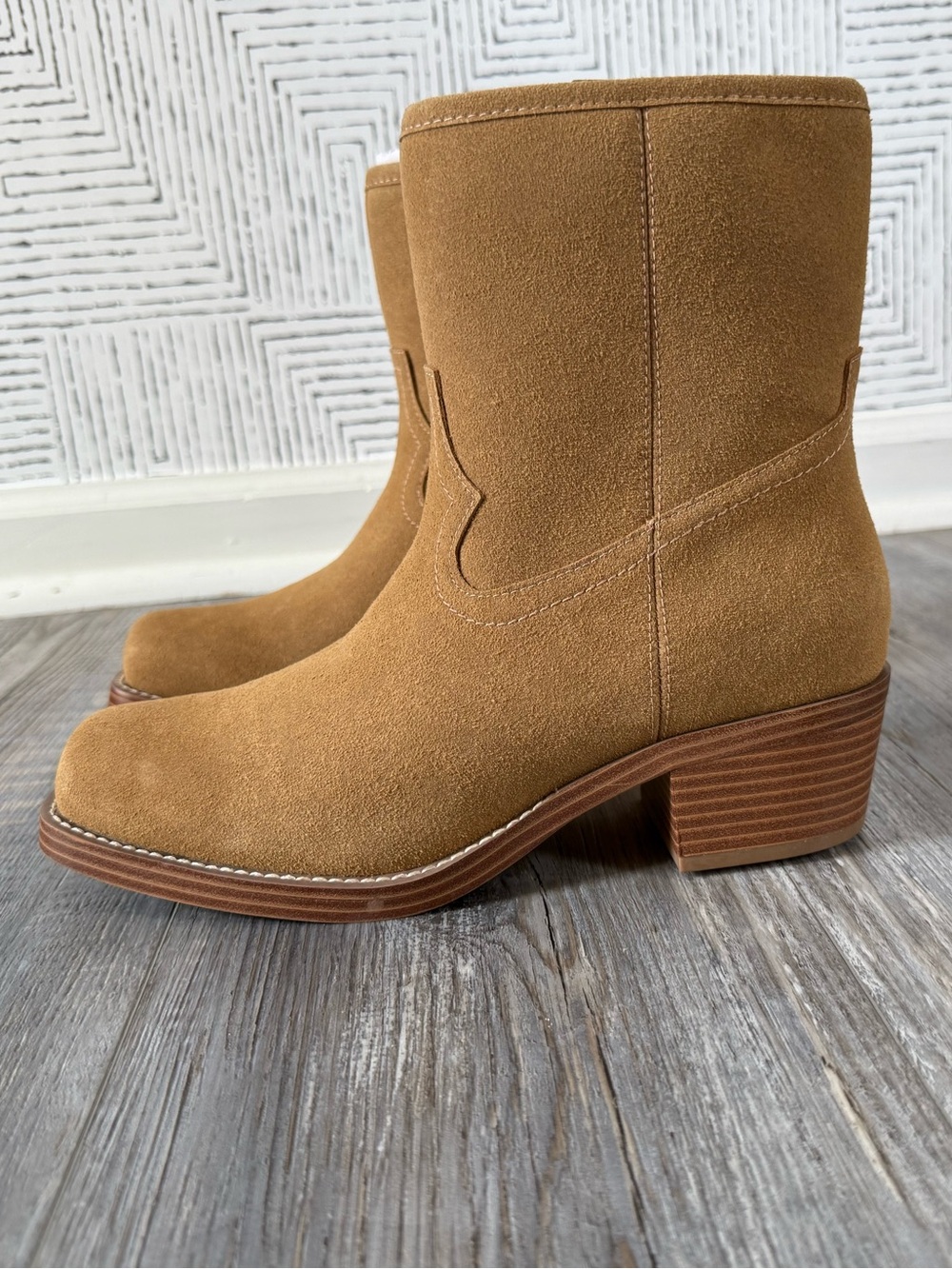MIA DAGNY-U Tan Tumbled Ankle Boots Square Toe Western Side Zip 8